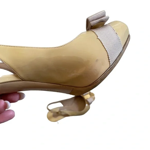 Salvatore Ferragamo beige nude peep toe slingback pumps w bow detail size 7 4”